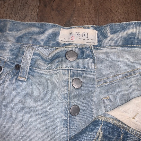 Free People We The Free denim lace distress shorts size 26 2 - Picture 2 of 4